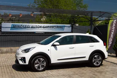 KIA NIRO e-Niro 39kWh City Star Edition Eredeti Magyar Auto + Gyári 7év GARANCIA + Sérülésmentes !!