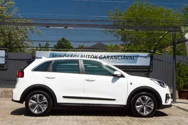 KIA NIRO e-Niro 39kWh City Star Edition Eredeti Magyar Auto + Gyári 7év GARANCIA + Sérülésmentes !!