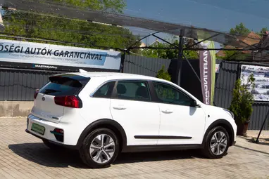 KIA NIRO e-Niro 39kWh City Star Edition Eredeti Magyar Auto + Gyári 7év GARANCIA + Sérülésmentes !!