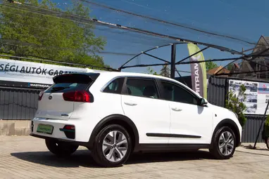 KIA NIRO e-Niro 39kWh City Star Edition Eredeti Magyar Auto + Gyári 7év GARANCIA + Sérülésmentes !!