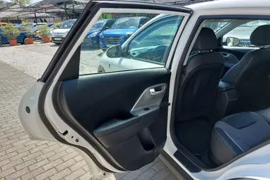 KIA NIRO e-Niro 39kWh City Star Edition Eredeti Magyar Auto + Gyári 7év GARANCIA + Sérülésmentes !!