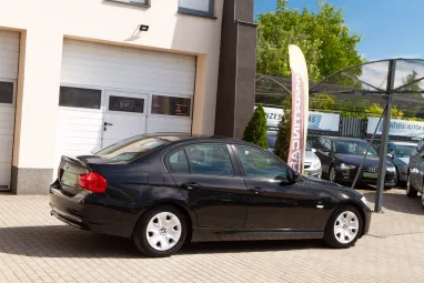 BMW 3-AS SOROZAT 318i Sapphire Black +FULL BMW ben vez szervízkönyv +1. Tulajdonos +2X-s GARANCIA !!