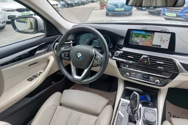 BMW 5-ÖS SOROZAT 530e xDrive (Automata) Individual Kaschmir Silver +Magyar +1.Tulajdonos +Gyári GARANCIA !!