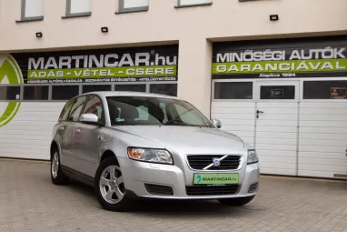 VOLVO V50 1.6 Momentum Silver Edition +Mint az ÚJ !! Full Szervíz +2X-s GARANCIA !!