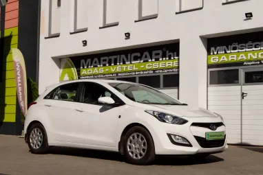 HYUNDAI I30 1.4i Business Creamy White Edition +Keveset futott +80e km! +Végig vez. szervizkönyv! + 2X-s GARANCIA !!