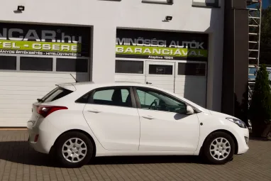 HYUNDAI I30 1.4i Business Creamy White Edition +Keveset futott +80e km! +Végig vez. szervizkönyv! + 2X-s GARANCIA !!