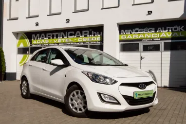 HYUNDAI I30 1.4i Business Creamy White Edition +Keveset futott +80e km! +Végig vez. szervizkönyv! + 2X-s GARANCIA !!