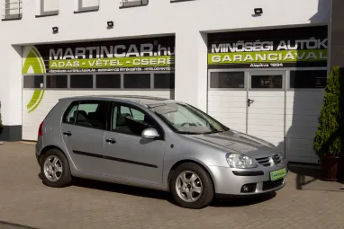 VOLKSWAGEN GOLF V 1.4 FSI Comfortline Reflex Silver Edition +Végig vez. szervizkönyv +Keveset futott +2X-s GARANCIA !!
