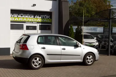 VOLKSWAGEN GOLF V 1.4 FSI Comfortline Reflex Silver Edition +Végig vez. szervizkönyv +Keveset futott +2X-s GARANCIA !!