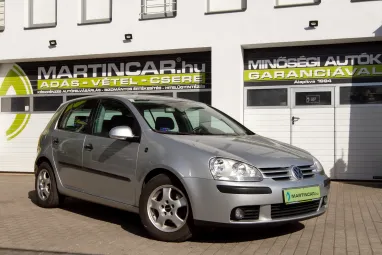 VOLKSWAGEN GOLF V 1.4 FSI Comfortline Reflex Silver Edition +Végig vez. szervizkönyv +Keveset futott +2X-s GARANCIA !!