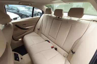 BMW 3-AS SOROZAT 318d Luxury (Automata) Black Sapphire Metalic +Magánszemély Tulajdonos +Eredeti Magyar Autó