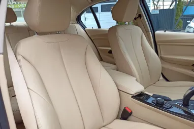 BMW 3-AS SOROZAT 318d Luxury (Automata) Black Sapphire Metalic +Magánszemély Tulajdonos +Eredeti Magyar Autó
