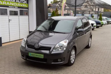 TOYOTA COROLLA VERSO 2.2 D-4D Fullmoon Végig Toyatában vez. Szervizkönyv + Friss Szervíz és Vizsga +2X-s GARANCIA !!