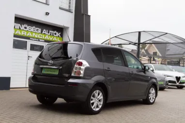 TOYOTA COROLLA VERSO 2.2 D-4D Fullmoon Végig Toyatában vez. Szervizkönyv + Friss Szervíz és Vizsga +2X-s GARANCIA !!