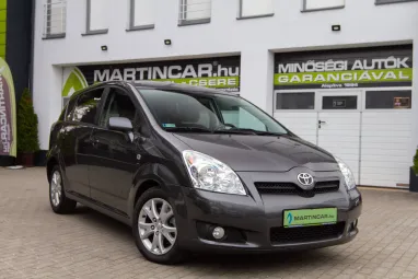 TOYOTA COROLLA VERSO 2.2 D-4D Fullmoon Végig Toyatában vez. Szervizkönyv + Friss Szervíz és Vizsga +2X-s GARANCIA !!