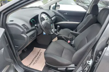 TOYOTA COROLLA VERSO 2.2 D-4D Fullmoon Végig Toyatában vez. Szervizkönyv + Friss Szervíz és Vizsga +2X-s GARANCIA !!