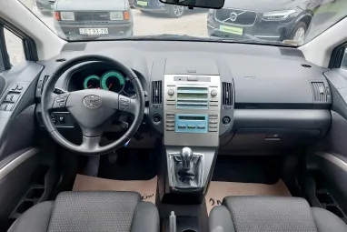 TOYOTA COROLLA VERSO 2.2 D-4D Fullmoon Végig Toyatában vez. Szervizkönyv + Friss Szervíz és Vizsga +2X-s GARANCIA !!