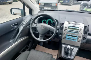 TOYOTA COROLLA VERSO 2.2 D-4D Fullmoon Végig Toyatában vez. Szervizkönyv + Friss Szervíz és Vizsga +2X-s GARANCIA !!