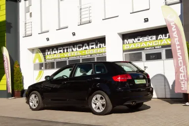 AUDI A3 1.4 TFSI Attraction SPORTBack Brilliant Black Pearl +1.Tulaj +Friss KPM Vizsga +Végig vez. Sz.Könyv!