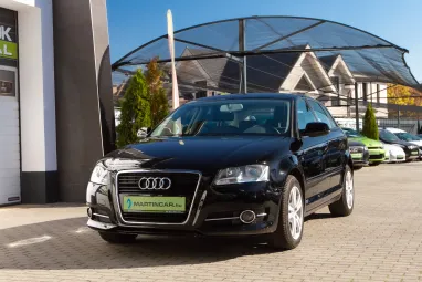 AUDI A3 1.4 TFSI Attraction SPORTBack Brilliant Black Pearl +1.Tulaj +Friss KPM Vizsga +Végig vez. Sz.Könyv!