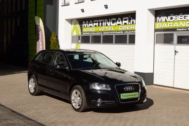 AUDI A3 1.4 TFSI Attraction SPORTBack Brilliant Black Pearl +1.Tulaj +Friss KPM Vizsga +Végig vez. Sz.Könyv!