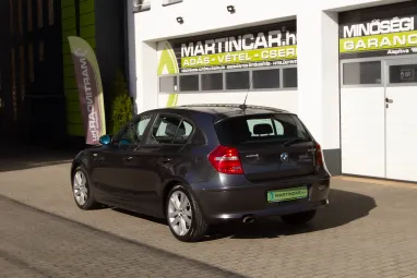BMW 118d (Automata) Sparkling Graphite Metallic +Első Tulajdonostól! +2X-s GARANCIA !!