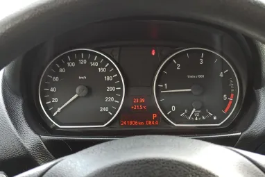 BMW 118d (Automata) Sparkling Graphite Metallic +Első Tulajdonostól! +2X-s GARANCIA !!