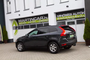 VOLVO XC60 2.0 D DRIVe Momentum Exclusive Saville Gray +Anthracite Soft Beige +Prémium Magas Felszereltség!!