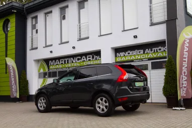 VOLVO XC60 2.0 D DRIVe Momentum Exclusive Saville Gray +Anthracite Soft Beige +Prémium Magas Felszereltség!!