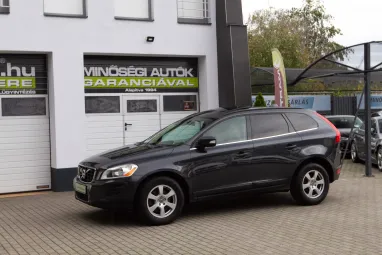 VOLVO XC60 2.0 D DRIVe Momentum Exclusive Saville Gray +Anthracite Soft Beige +Prémium Magas Felszereltség!!
