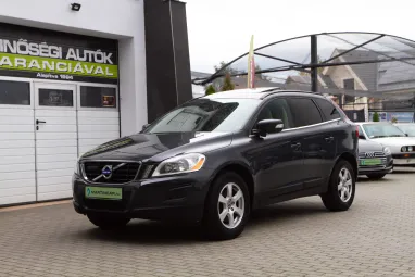 VOLVO XC60 2.0 D DRIVe Momentum Exclusive Saville Gray +Anthracite Soft Beige +Prémium Magas Felszereltség!!