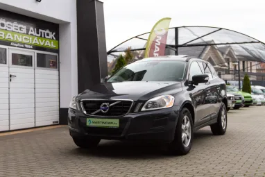 VOLVO XC60 2.0 D DRIVe Momentum Exclusive Saville Gray +Anthracite Soft Beige +Prémium Magas Felszereltség!!