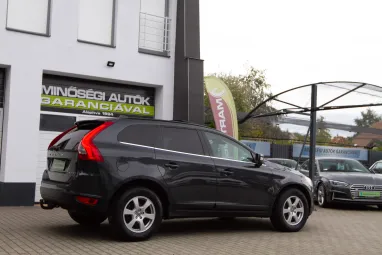 VOLVO XC60 2.0 D DRIVe Momentum Exclusive Saville Gray +Anthracite Soft Beige +Prémium Magas Felszereltség!!