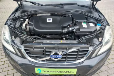 VOLVO XC60 2.0 D DRIVe Momentum Exclusive Saville Gray +Anthracite Soft Beige +Prémium Magas Felszereltség!!