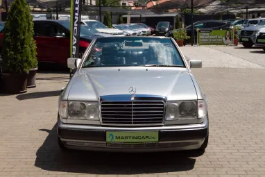 MERCEDES-BENZ E-OSZTÁLY 300 CE-24 Cabrio A Férfiakat a gyerekektől csak a Játékaik ára különbözteti meg !!