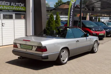 MERCEDES-BENZ E-OSZTÁLY 300 CE-24 Cabrio A Férfiakat a gyerekektől csak a Játékaik ára különbözteti meg !!