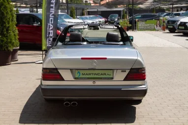 MERCEDES-BENZ E-OSZTÁLY 300 CE-24 Cabrio A Férfiakat a gyerekektől csak a Játékaik ára különbözteti meg !!