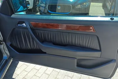 MERCEDES-BENZ E-OSZTÁLY 300 CE-24 Cabrio A Férfiakat a gyerekektől csak a Játékaik ára különbözteti meg !!