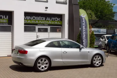 AUDI A5 Coupé 2.7 TDI DPF multitronic Ice Silver Metallic +Szervizelt állapot +2X-s GARANCIA !!