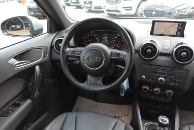 AUDI A1 Sportback 1.2 TFSI Ambition S-Line 60E.km Gyönyörű állapot+Full vez. Szervizkönyv +2X-s GARANCIA !!