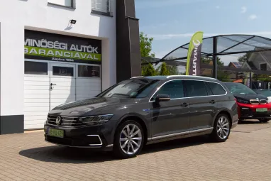 VOLKSWAGEN PASSAT VIII Variant 1.4 TSI GTE Plug-In-Hybrid DSG HIGHLINE Urano GRAY +Max Extra +Végig Gyári Szervizkönyv +2X-s GARANCIA !!