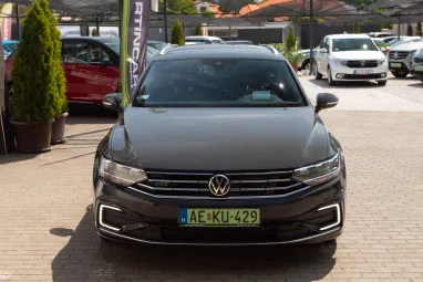 VOLKSWAGEN PASSAT VIII Variant 1.4 TSI GTE Plug-In-Hybrid DSG HIGHLINE Urano GRAY +Max Extra +Végig Gyári Szervizkönyv +2X-s GARANCIA !!