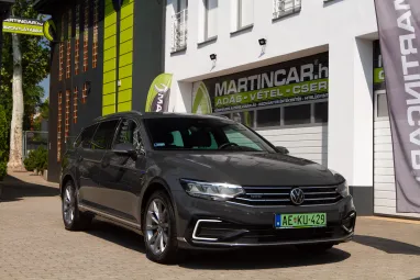 VOLKSWAGEN PASSAT VIII Variant 1.4 TSI GTE Plug-In-Hybrid DSG HIGHLINE Urano GRAY +Max Extra +Végig Gyári Szervizkönyv +2X-s GARANCIA !!