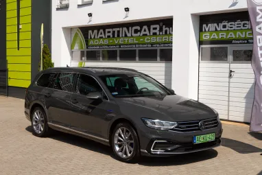 VOLKSWAGEN PASSAT VIII Variant 1.4 TSI GTE Plug-In-Hybrid DSG HIGHLINE Urano GRAY +Max Extra +Végig Gyári Szervizkönyv +2X-s GARANCIA !!