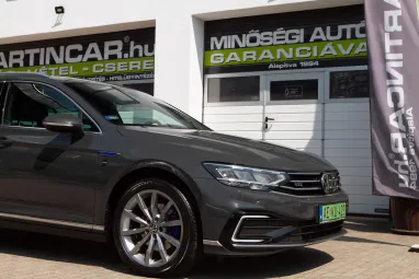 VOLKSWAGEN PASSAT VIII Variant 1.4 TSI GTE Plug-In-Hybrid DSG HIGHLINE Urano GRAY +Max Extra +Végig Gyári Szervizkönyv +2X-s GARANCIA !!