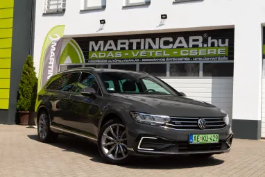 VOLKSWAGEN PASSAT VIII Variant 1.4 TSI GTE Plug-In-Hybrid DSG HIGHLINE Urano GRAY +Max Extra +Végig Gyári Szervizkönyv +2X-s GARANCIA !!