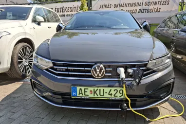 VOLKSWAGEN PASSAT VIII Variant 1.4 TSI GTE Plug-In-Hybrid DSG HIGHLINE Urano GRAY +Max Extra +Végig Gyári Szervizkönyv +2X-s GARANCIA !!