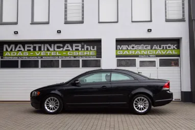 VOLVO C70 2.0 D Kinetic Sport Sapphire Black Edition +Első Tulajdonos +Prémium állapot +2X-s Garancia !!