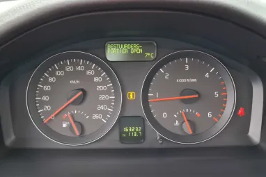 VOLVO C70 2.0 D Kinetic Sport Sapphire Black Edition +Első Tulajdonos +Prémium állapot +2X-s Garancia !!