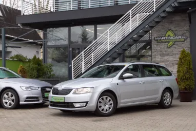 SKODA OCTAVIA Combi 1.6 CR Tdi Ambition Brilliantsilber Metallic +Végig Szervizelt +1. Tulajdonos +2X-s GARANCIA !!